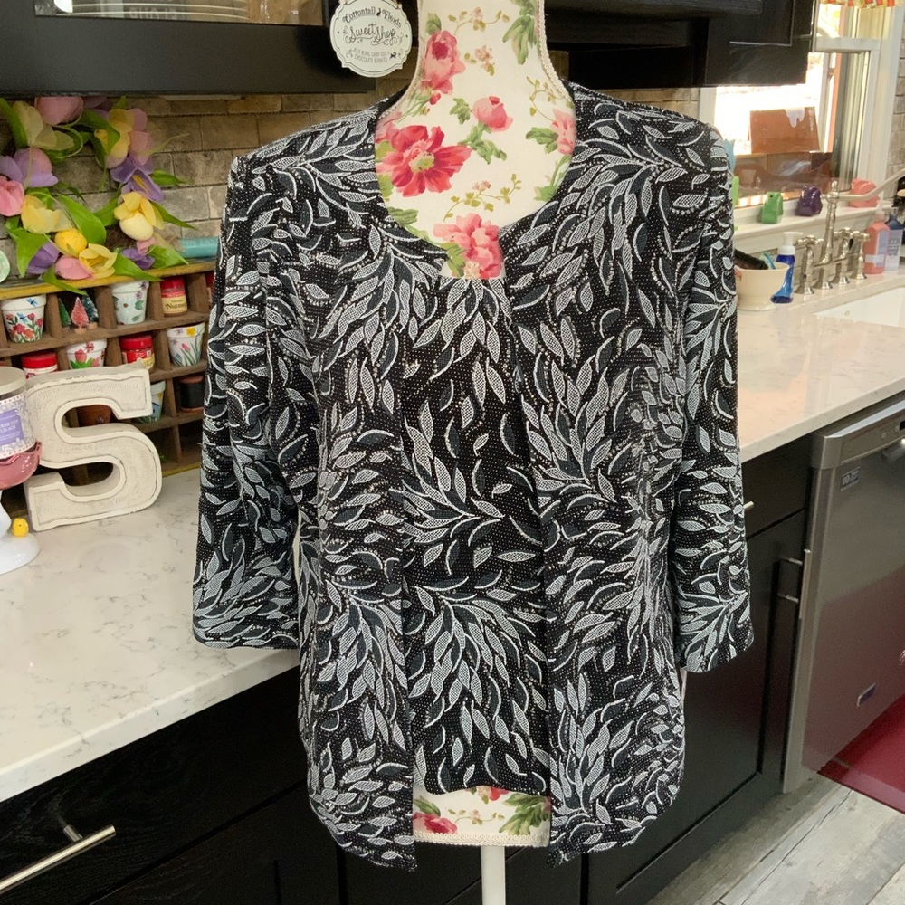 Alex Evenings Black and White Sparkle 2 Piece Jacket Tank 
Medium Petite 
New